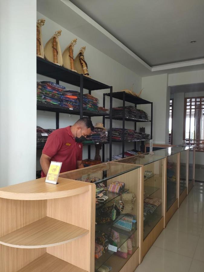 Naka Hotel Kupang Kupang  Exteriör bild