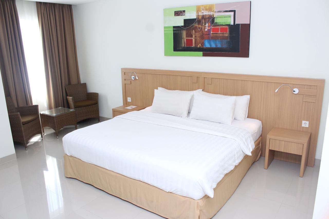 Naka Hotel Kupang Kupang  Exteriör bild