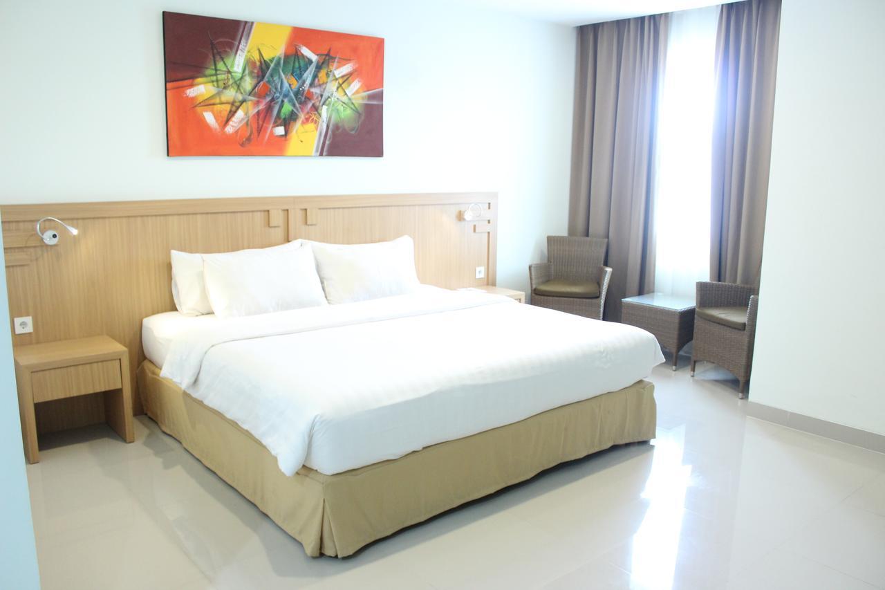 Naka Hotel Kupang Kupang  Exteriör bild