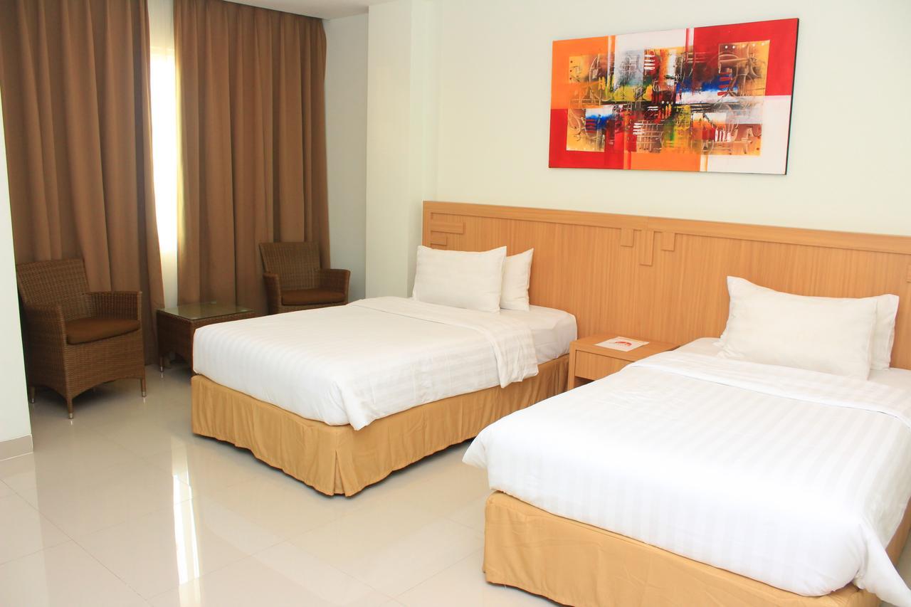 Naka Hotel Kupang Kupang  Exteriör bild