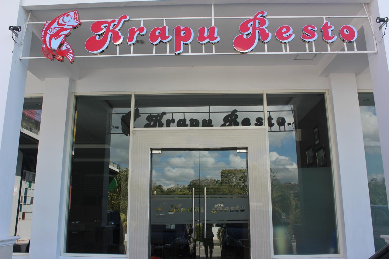 Naka Hotel Kupang Kupang  Exteriör bild